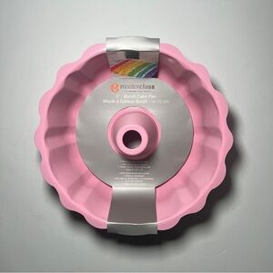 Masterclass 9” Bundt Cake Pan